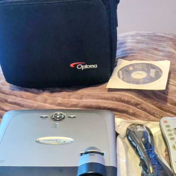 Silver Projector - Picture 5 of 5